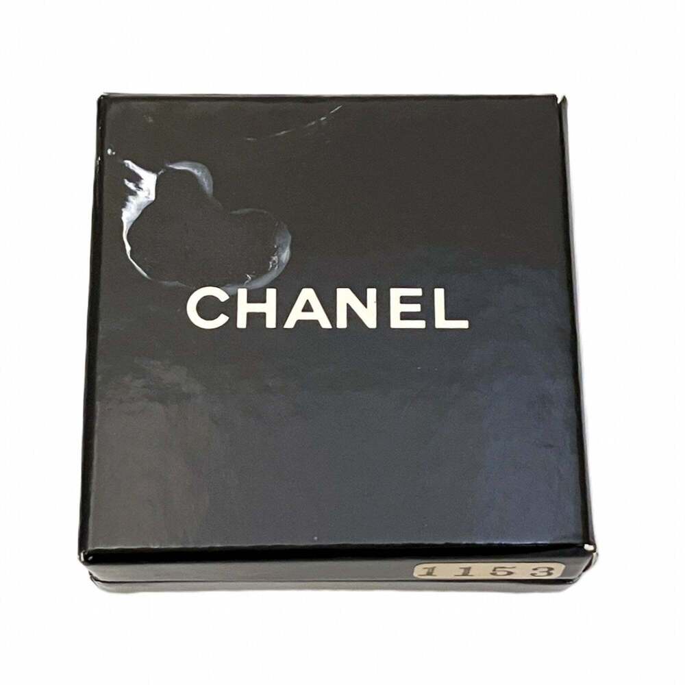 CHANEL Gold Brooch - Picture 3 of 9